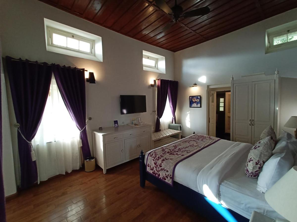 Hotel Pine Retreat Mallroad Масурі Екстер'єр фото